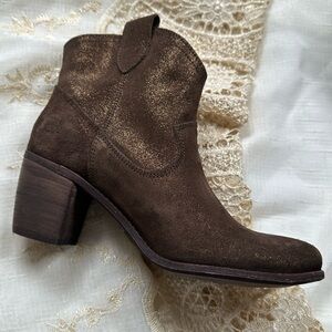 Fellini Booties, Brown Bronze Suede, Country Girl, NWT, Zesty Sparkles, 7 US